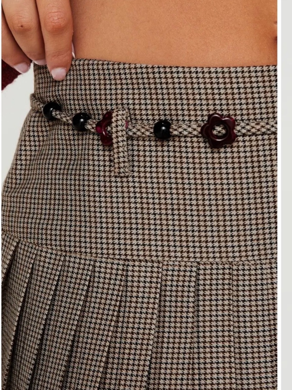 Princess Polly- Pleated Houndstooth Miniskirt. Size: 4 - Picture 3 of 10